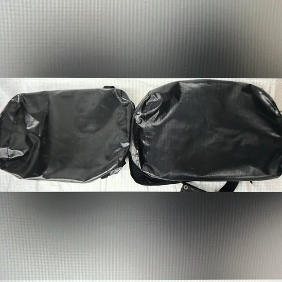 Pair of Levi’s duffle bags NWT - Picture 5 of 10